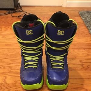 DC snowboarding boots